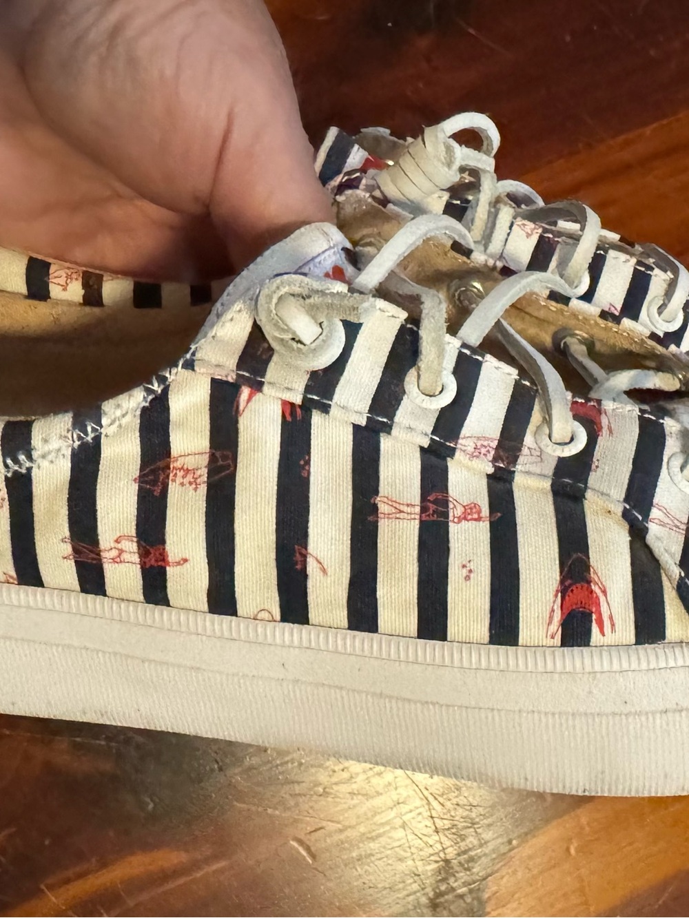 Sperry Women’s Striped Canvas Sneakers in Navy, White & Red
Jaws themed - Picture 5 of 7